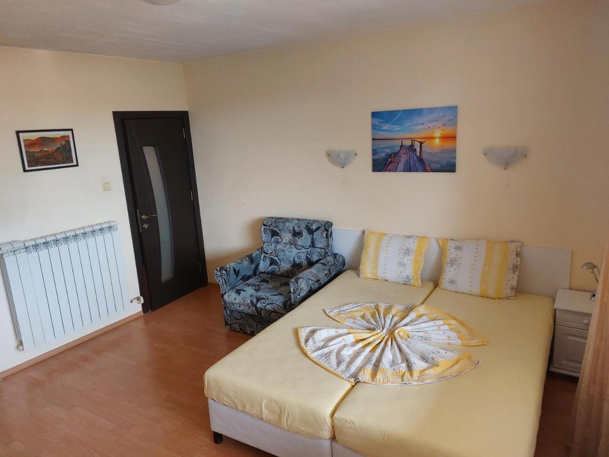 Primorski Briz Guest House Primorsko Bagian luar foto