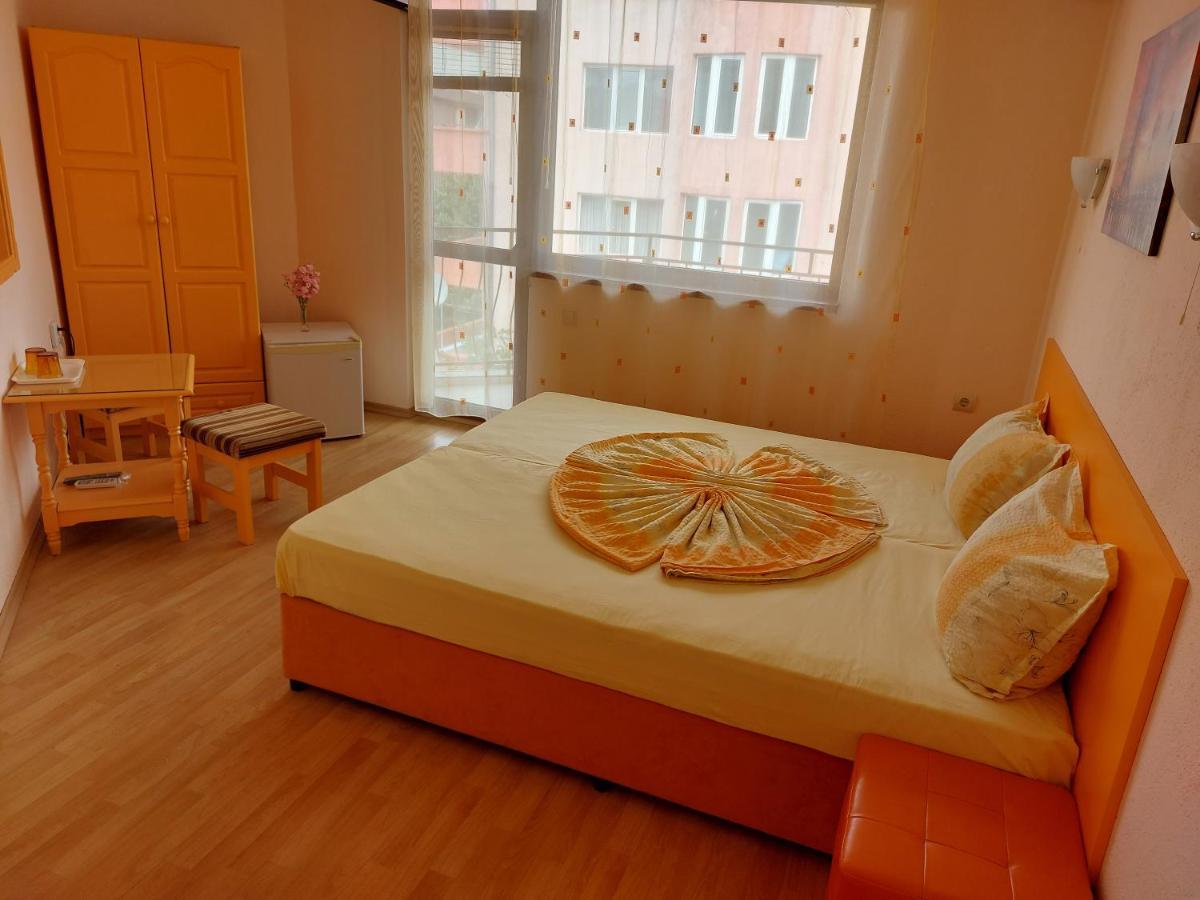 Primorski Briz Guest House Primorsko Bagian luar foto